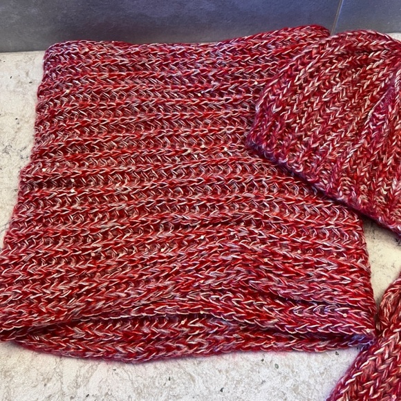 New red & white Curations  Caravan  scarf beenie mitten bundle - Picture 3 of 7